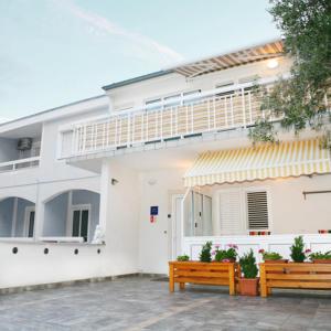 Apartments with parking space Baska Voda, Makarska - 16517