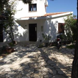 Apartments by the sea Vir - Kozjak, Vir - 16734