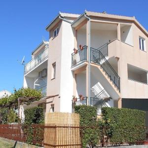 Apartments with parking space Kastel Stafilic, Kastela - 16811
