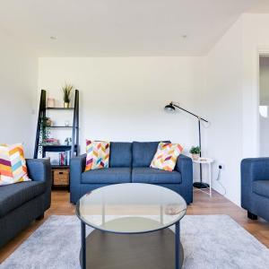 Pass the Keys Lovely 3 Bedroom property golf club and parking