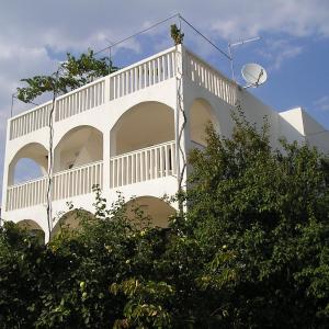 Apartments by the sea Mavarstica, Ciovo - 1120