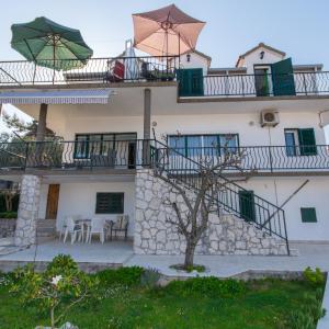Apartments by the sea Slatine, Ciovo - 1126