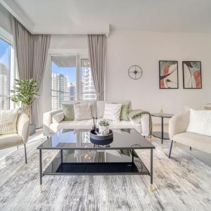 Deal of the Week Stylish 1BR with Partial Burj Views by Deluxe Holiday Homes