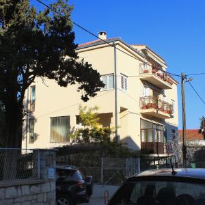 Apartments with a parking space Split - 7569
