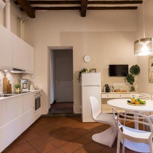 Casa Dora by Mmega