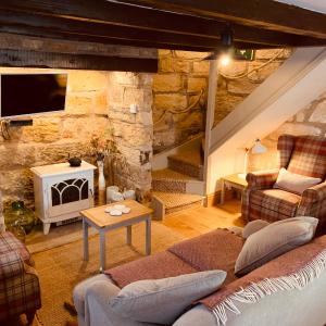 Cosy 400yr old Cottage, Flowergate, Whitby, Sleeps 6