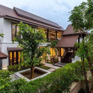 Sclass 2 Luxe Pools Villa & Breakfast , city area