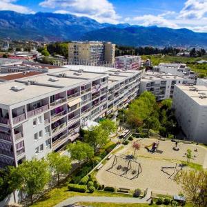 Apartments with a parking space Split - 13187