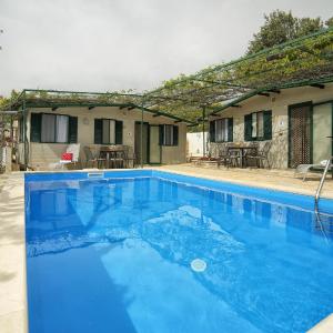Family friendly apartments with a swimming pool Bol, Brac - 13364