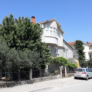Apartments with a parking space Kastel Stafilic, Kastela - 14714