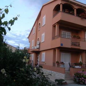 Apartments by the sea Sukosan, Zadar - 14970