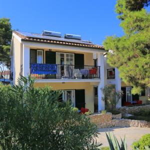 Apartments by the sea Rogoznica - 3196