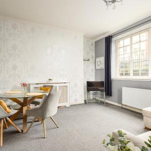 2 BR Royal Mile Apartment