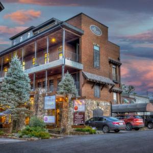 Perch 1 - Small Town Charm | Downtown Condo | Walk to Shops
