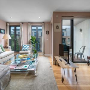 Superb artist flat with free parking by Portobello