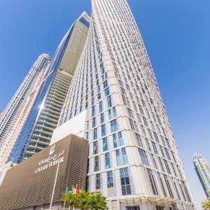 Sea Views from Living to Bedroom Perfect for Staycation, Dubai Marina by Deluxe Holiday Homes