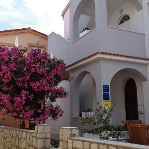 Apartments by the sea Pag - 16100