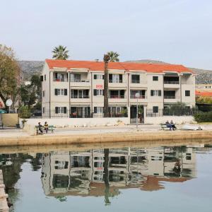 Apartments by the sea Trogir - 16211