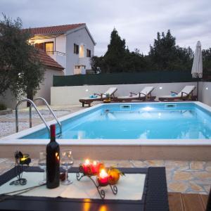 Apartments with swimming pool Razanj, Rogoznica - 16182