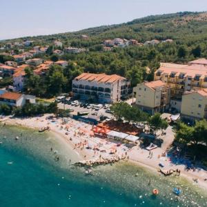 Apartments by the sea Arbanija, Ciovo - 17332