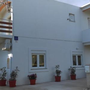 Apartments by the sea Starigrad, Paklenica - 17340