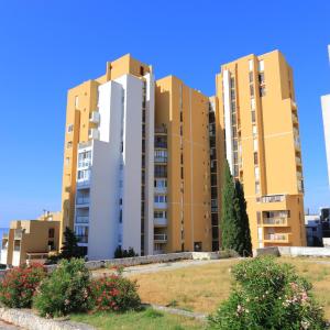 Apartment Split 17711a