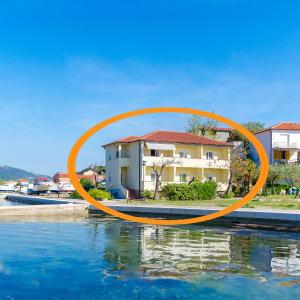 Apartments Darko by the sea