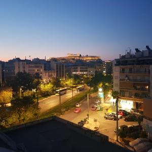 Acropolis Veranda by YHA