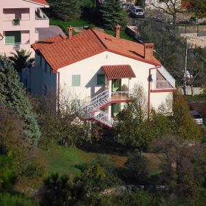 Apartments with parking space Labin - 7468