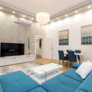 City Center Grand Luxury w 2BR/2BT
