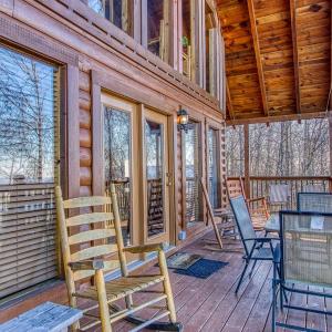 Buzzard Roost, Awesome Mountain Views, Game Room, Hot Tub, Free Attraction Tickets, WIFI!!!