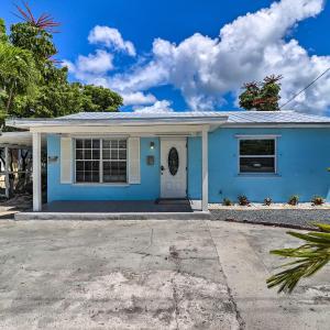 Cozy Key West Beach Cottage Walk to Beaches!
