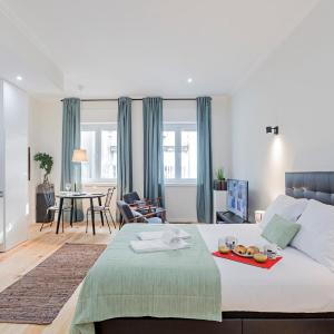 150 Rivoli Apartments by LovelyStay