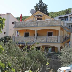 Apartments with a parking space Preko, Ugljan - 8428