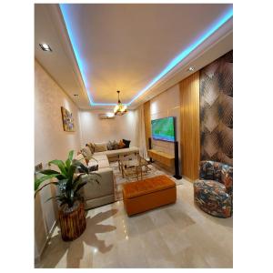 luxury apartment of 80m2 opposite HASSAN 2 MOSQU and SEA , near downtwn from family , INTERDIT COUPLES ARAABIC NON MARIÈ, FORBIDDEN UNMARRIED ARAABIC COUPLES , basement car park FREE