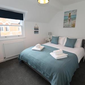 Exmouth - Apartment 2, Strand House - Modern 2 Bedroom Apartment, Perfect Location For Access To Beach & Town Centre - Sleeps 6 Guests - Hosted By RENTMYHOUSE