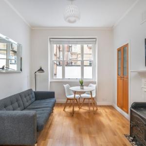 The Modern Manor - Fitzrovia - by Frankie Says