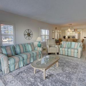 El Matador 319 - Walk right out to the pool and the beach!