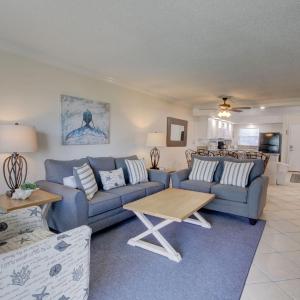 El Matador 317 - Walk right out to the pool and the beach!