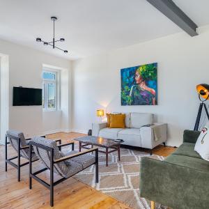 Whome - Brand New Luxury 4-Bed with Riverside Views & AC