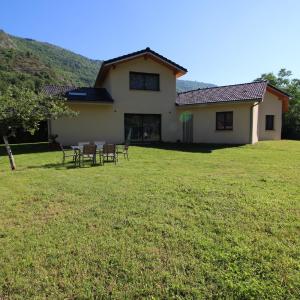 Grande villa contemporaine proche randonnée et ski