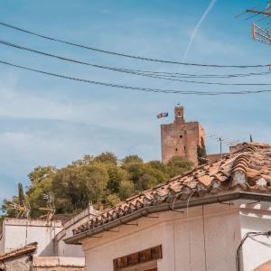 - Apartamento junto la Alhambra y Albaicín - QH EME Suites