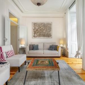 WHome Luxury Stay in Prime Location w/ AC, Lift & Private Patio