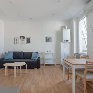 Große Terrasse, Klimaanlage und U-Bahn Nähe