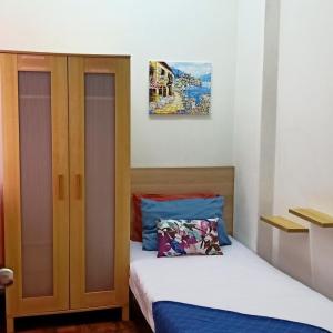Budget Single Bedroom at Suria Kipark Damansara with foldable mattress for 2 pax