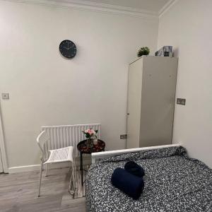 Studio - Sleeps 2 - Acton Park & Stn Close
