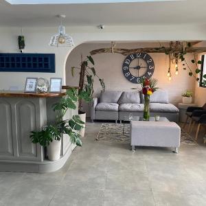 Berlor Airport Inn