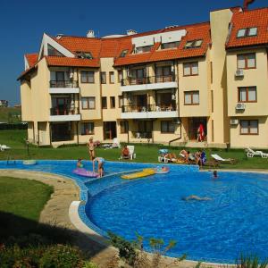 Oasis Beach Apartments Kamchia