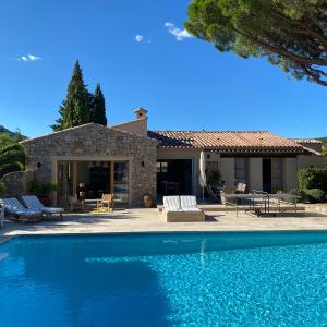 Lovely "Provence" villa with sea view, private heated pool, airco and beautiful garden
