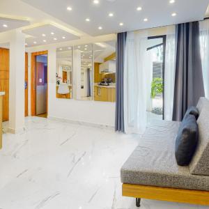 Seven Boutique 10